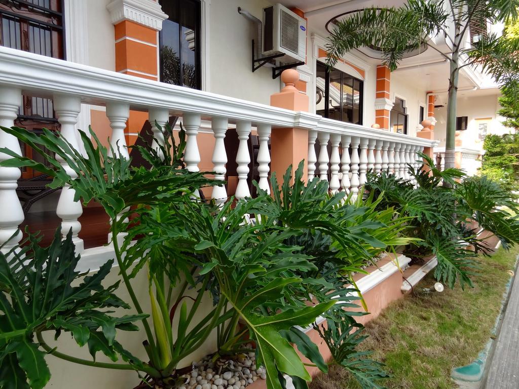 The Executive Villa Inn & Suites Davao Exterior photo