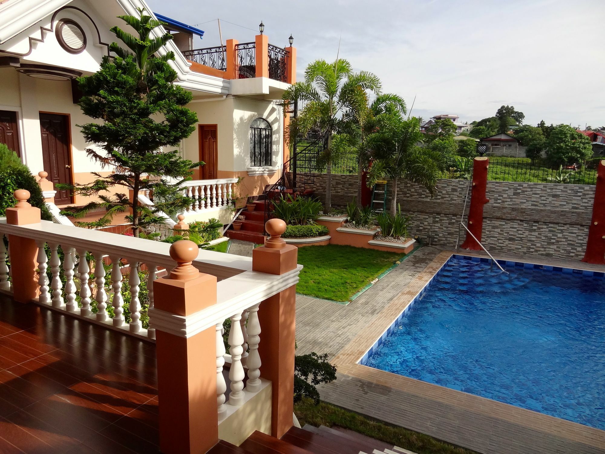 The Executive Villa Inn & Suites Davao Exterior photo
